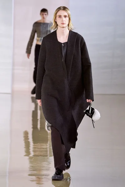 Look 19
